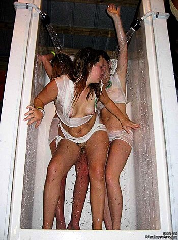 a girl at a party 28  - Photo 38