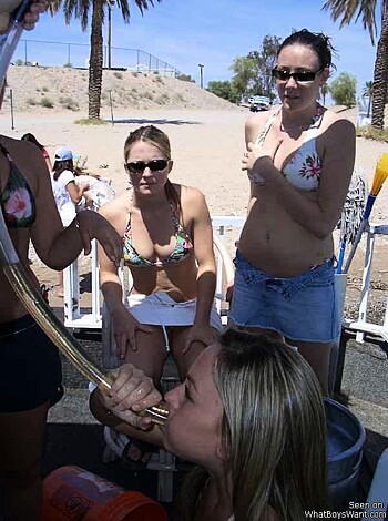 a girl at a party 28  - Photo 42