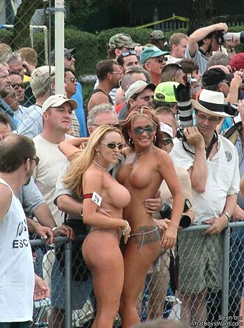 a girl at a party 28  - Photo 61