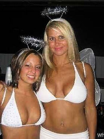 a girl at a party 28  - Photo 76