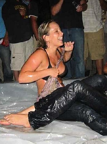 a girl at a party 28  - Photo 97