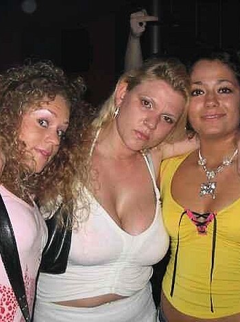 a girl at a party 26  - Photo 2
