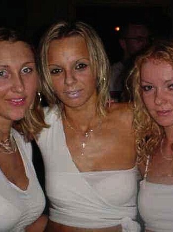 a girl at a party 26  - Photo 11