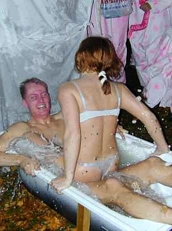a girl at a party 26  - Photo 20