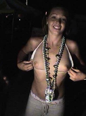 a girl at a party 26  - Photo 19