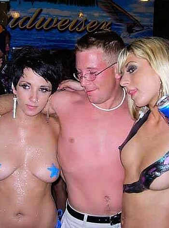 a girl at a party 26  - Photo 24