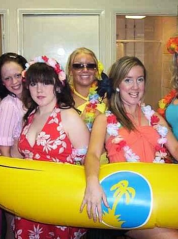 a girl at a party 26  - Photo 41