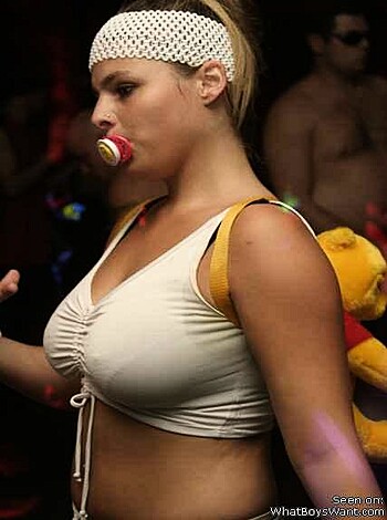 a girl at a party 26  - Photo 68