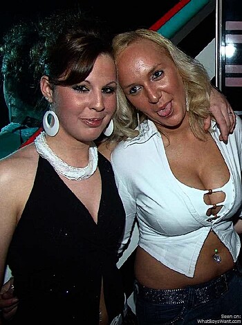 a girl at a party 26  - Photo 87