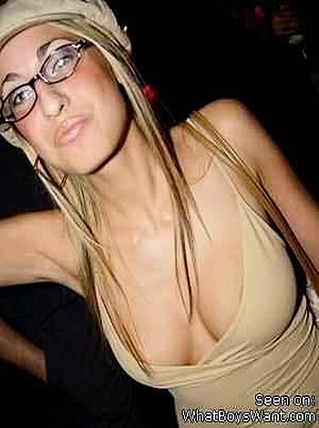 a girl at a party 26  - Photo 94