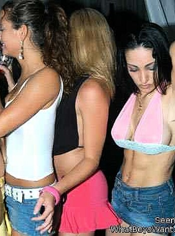 a girl at a party 26  - Photo 92
