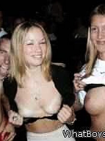 a girl at a party 20  - Photo 8