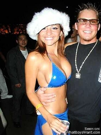 a girl at a party 20  - Photo 66