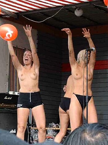 a girl at a party 20  - Photo 75
