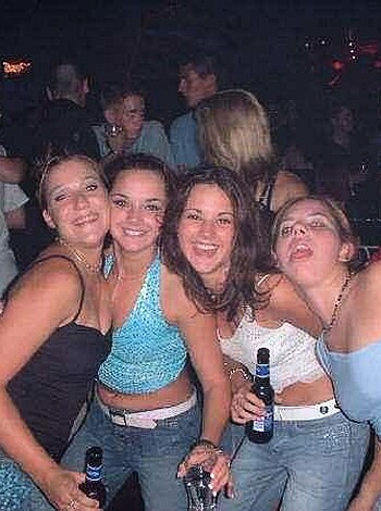 a girl at a party 20  - Photo 85