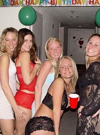 a girl at a party 20  - Photo 92