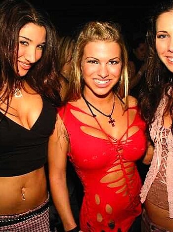 a girl at a party 20  - Photo 90
