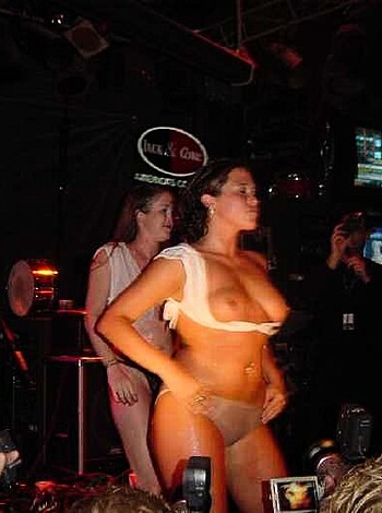 a girl at a party 18  - Photo 2