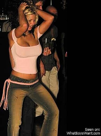 a girl at a party 18  - Photo 12
