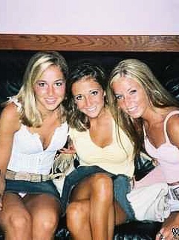 a girl at a party 18  - Photo 28