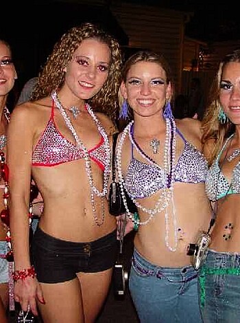 a girl at a party 18  - Photo 89