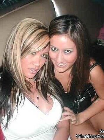 a girl at a party 3  - Photo 1