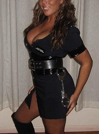 a girl at a party 3  - Photo 10
