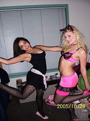 a girl at a party 3  - Photo 14