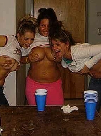 a girl at a party 3  - Photo 21