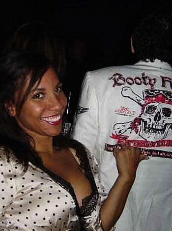 a girl at a party 3  - Photo 22