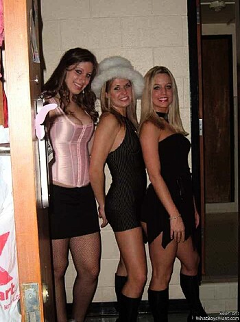 a girl at a party 3  - Photo 30