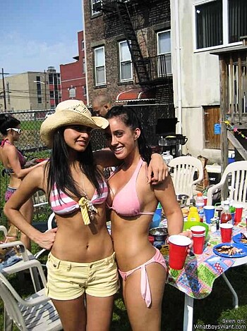 a girl at a party 3  - Photo 29