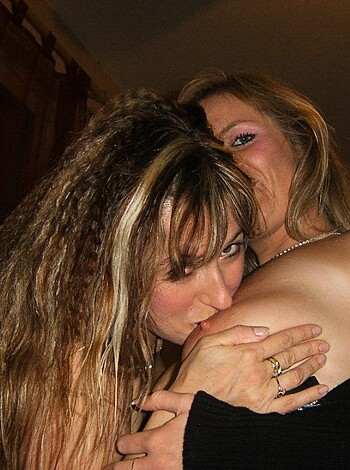Amateur Threesome Hardcore Party - Photo 40