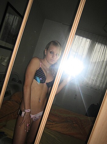 German Blond Girlfriend Homemade Stripping - Photo 34