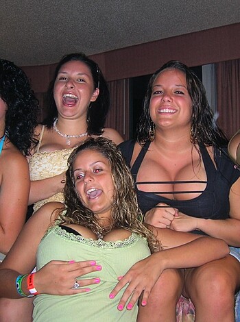 Amateurs -HQ- Party Candid Upskirt 71  - Photo 4