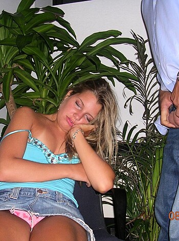Amateurs -HQ- Party Candid Upskirt 71  - Photo 13