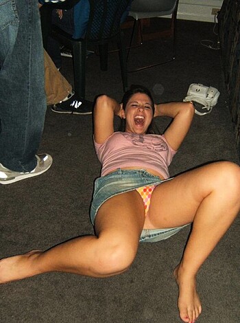 Amateurs -HQ- Party Candid Upskirt 71  - Photo 29