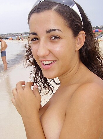Amateur Girl at Ibiza / Beach pics - Photo 10
