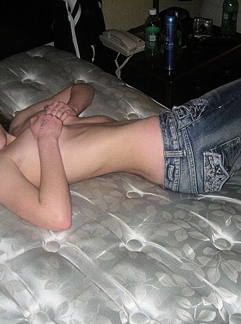 4 Topless amateur girls  - Photo 5