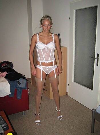 Sexy Brit Posing And Assfucking- Super Sexy Body - Photo 9