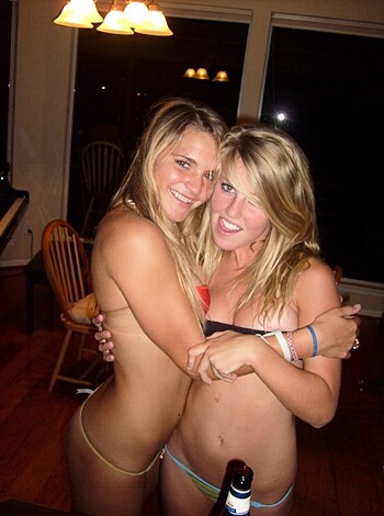 Sexy and Drunk College Girls Get Naked At Party  - Photo 5