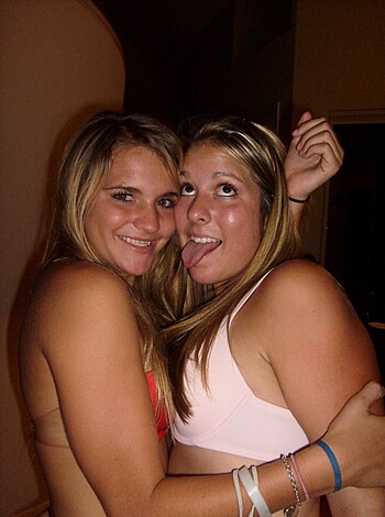 Sexy and Drunk College Girls Get Naked At Party  - Photo 7
