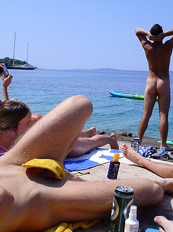 Beach Amateurs Topless - Young Girls No.05 - Photo 2