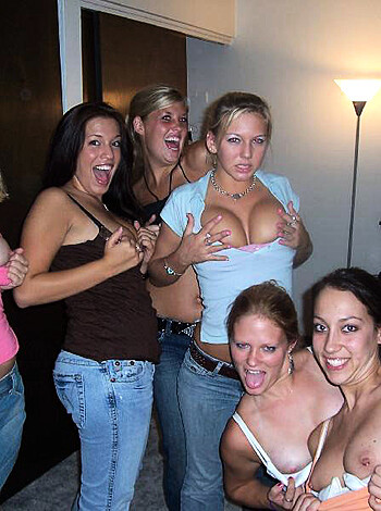 YOUNG GIRLS at PARTY-  Drunk teenagers - Amateurs pics 21 - Photo 12