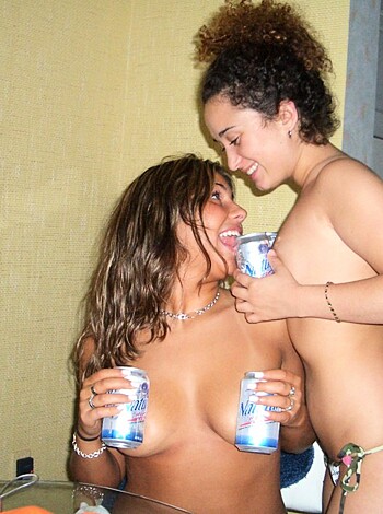 YOUNG GIRLS at PARTY-  Drunk teenagers - Amateurs pics 21 - Photo 23