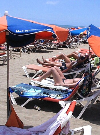 French girl, nude holidays in spain / Beach pics - Photo 7