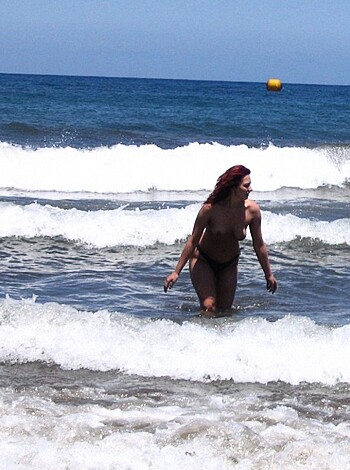 French girl, nude holidays in spain / Beach pics - Photo 15
