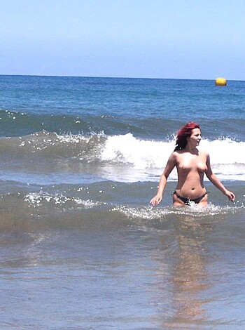 French girl, nude holidays in spain / Beach pics - Photo 33