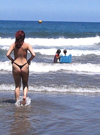 French girl, nude holidays in spain / Beach pics - Photo 46