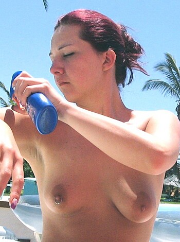 French girl, nude holidays in spain / Beach pics - Photo 48